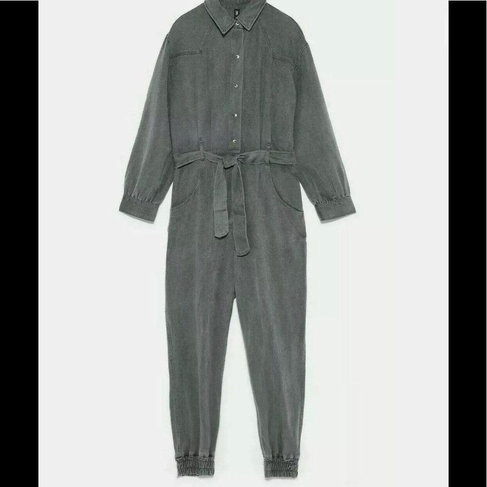 ⚡️SOLD⚡️ZARA grey LONG sleeves BELTED JUMPSUIT - Picture 2 of 5